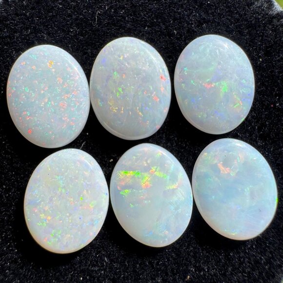 Australian Opal Cabochons Lot - 6.10 carats in Display Box #98 - Picture 2 of 5
